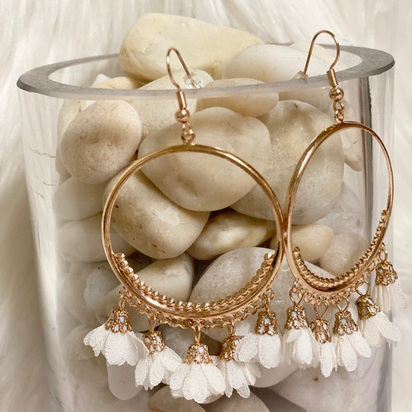 🔥3/$25🔥Flower Tassel Hoop Drop Boho Earrings - Picture 8 of 8